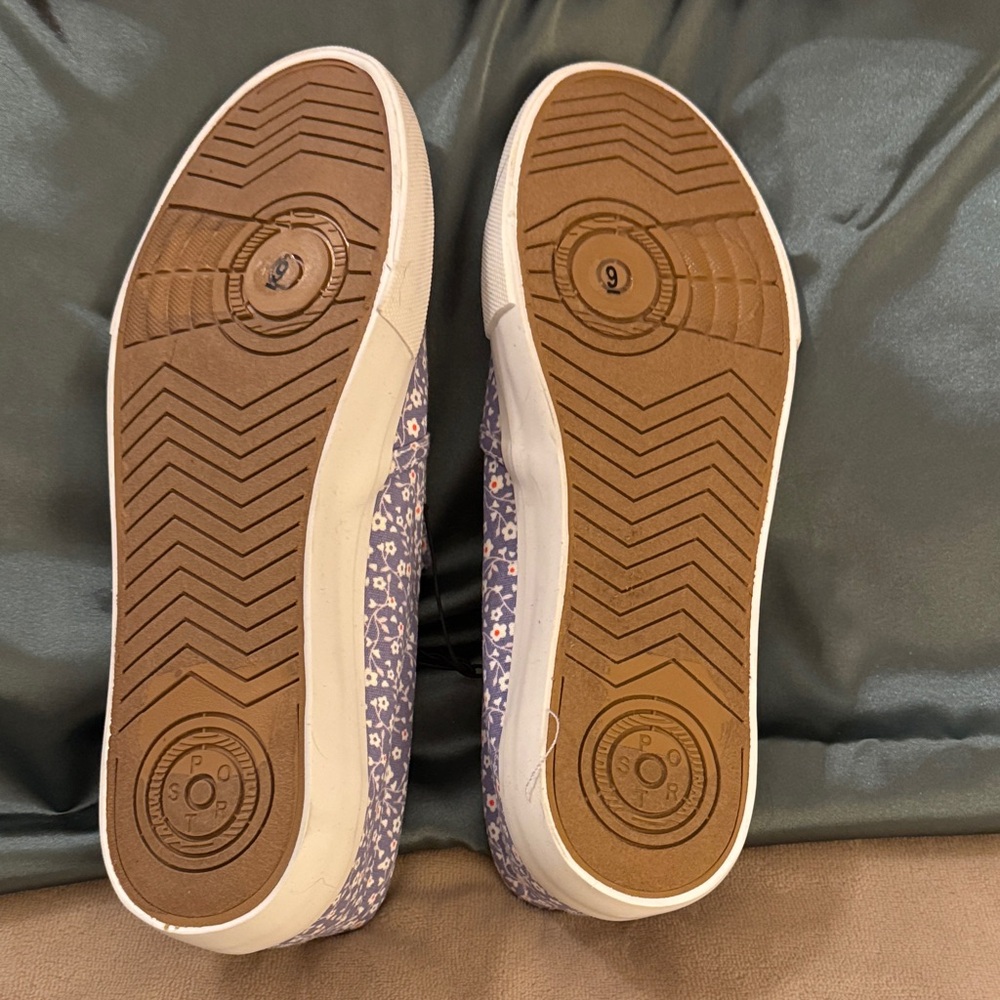 Serra Women's Lavender Floral Slip-On Sneakers - Picture 2 of 3